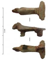 FIB-41291 - Fibule zoomorphe : oiseau
bronze
TPQ : 60 - TAQ : 260
Fibule zoomorphe au corps allongé, non émaillé, queue en plaque transversale plate ; tête redressée, à bec crochu. Articulation à ressort sur 1 plaquette.