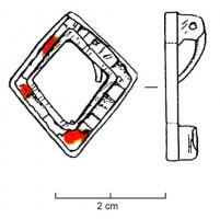 FIB-41323 - Fibule losangique émaillée
bronze
TPQ : 80 - TAQ : 150
Fibule à arc losangique émaillé, ajour central également losangique : la broche se réduit à un cadre plat émaillé; au revers, charnière entre deux plaquettes.