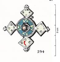 FIB-41523 - Fibule émaillée cruciforme
bronze
TPQ : 100 - TAQ : 300
Fibule à charnière de type i. L'objet s'organise autour d'une plaquette circulaire émaillée à partir de laquelle se développent 4 excroissances losangiques. Celles-ci sont également émaillées et s'achèvent sur de petits boutons.