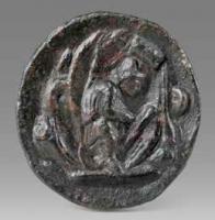 FIB-41766 - Fibule médaillon : Vulcain
bronze
TPQ : 100 - TAQ : 250
Broche discoïde figurant Vulcain au travail, assis.