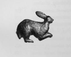 FIB-4193 - Fibule zoomorphe : lièvre
bronze
TPQ : 40 - TAQ : 90
Fibule en forme de lièvre à droite, étamé ; sur tout le corps, incisions parallèles niellées.