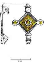 FIB-4647 - Fibule symétrique émaillée
bronze
TPQ : 125 - TAQ : 300
Fibule symétrique à corps losangique, avec une seule loge d'émail autour d'un disque central émaillé, losange accosté de deux boutons moulurés, ou disques émaillés ; extrémités en boutons moulurés.