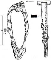 FIB-4693 - Fibule à charnière
fer
TPQ : -20 - TAQ : 50
Fibule à charnière composée d'un cylindre percé transversalement ; petit porte-ardillon triangulaire, plein L'arc tendu, de section rectangulaire, peut être creusé d'une large gorge médiane.