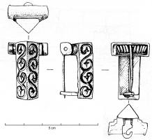 FIB-4730 - Fibule émaillée
bronze
TPQ : 150 - TAQ : 300
Fibule à arc rectiligne fortement coudé à la tête (