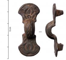 FIB-5035 - Fibule symétrique anséebronzeTPQ : 600 - TAQ : 725Fibule constituée de deux éléments symétriques 