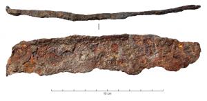 FLX-3001 - Faux de type indéterminé
fer
Faux composée d'une lame large et arquée. La section présente un bourrelet sur une seule face.