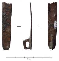 FMC-4033 - Moraillon de coffret
bronze
Fermoir en bronze coulé de forme rectangulaire à surface lisse, inorné. La base pouvant être amincie ou pas, supporte un moraillon rectangulaire qui s'insère dans la fente de la plaque de serrure.