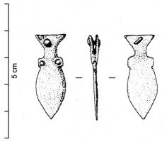 FRT-4033 - Ferret de ceinture
bronze
Ferret en forme d'amphore, avec un sommet encoché et percé d'un trou de rivet pour la fixation sur la ceinture de cuir; les anses sont marquées par des incisions mais non percées; pas d'autre décor.