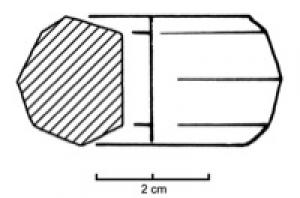 FUS-1027 - Fusaïole à profil facetté.
terre cuite
Fusaïole à profil facetté, faces supérieure et inférieure concaves, inornée.