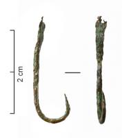 HAM-3006 - Hameçon à palette
bronze
Hameçon à tige filiforme. La pointe est courbée et revient légèrement vers l'intérieur mais ne possède pas d'ardillon. L’extrémité supérieure est aplatie et forme une palette.