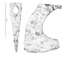 HCA-5022 - Francisque
fer
Hache de jet, caractérisée par un tranchant plus ou moins large, mais surtout un dos retombant et un talon surbaissé par rapport au corps de l'arme.