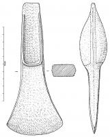 HCH-1082 - Hache à talon : type de Tréboul
bronze
Hache à talon ; lame très large et souvent mince, à bords concaves et tranchant convexe ; talon sensiblement rectangulaire , à gorges profondes encadrées par de hauts rebords.