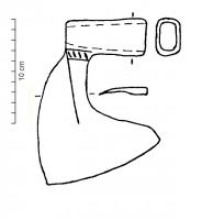 HCH-4025 - Hache
fer
TPQ : -30 - TAQ : 500
Hache à longue douille, dos nettement convexe, la surface inférieure est fortement concave. Le dos de l'outil est tranchant.