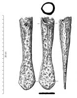 HOU-4008 - Houe
fer
Houe à fer allongé, de forme variable (triangulaire, en spatule plus ou moins allongé, lancéolé…) mais toujours placé dans le prolongement d'une longue douille, fermée.