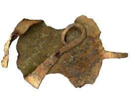 HPS-4008 - Hipposandale
fer
Hipposandale avec talonnière à crochet et rabats latéraux mais sans pince à crochet.