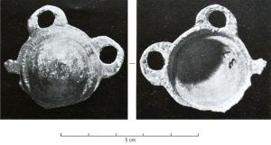 JHA-4044 - Passant de harnais
bronze
Passant de harnais en forme d'umbo hémisphérique pourvu de trois anneaux pour faire passer les brides.