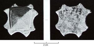 JHA-4055 - Passant de harnais
bronze
Passant de harnais cruciforme à branches courtes et bifides, orné d'un renflement en pointe de diamant.