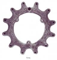 LMP-41446 - Lampe circulaire
terre cuite
TPQ : 1 - TAQ : 100
Grand lampadaire circulaire à 12 becs avec 3 anneaux horizontaux pour faciliter la suspension.