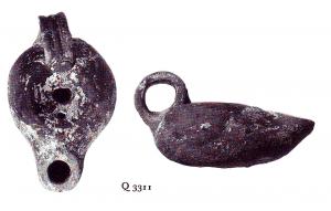 LMP-41452 - Lampe Loeschcke VIII 
terre cuite
TPQ : -50 - TAQ : 50
Lampe ronde à bec rond allongé. Médaillon vierge, anse ajoutée.