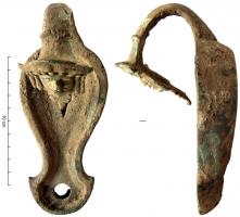 LMP-4168 - Lampe avec masque de théâtre
bronze
TPQ : 100 - TAQ : 250
Lampe en forme de goutte, au bec arrondi; trou de remplissage en cœur; l'anse revient au-dessus du réservoir et présente un masque de théâtre tragique.