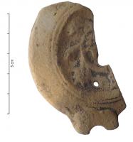 LMP-42104 - Lampe Loeschcke VIII : Couronne de chêne
terre cuite
TPQ : 100 - TAQ : 190
Lampe à bec court cordiforme; médaillon orné d'une couronne de feuilles de chêne.