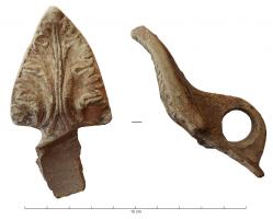 LMP-42152 - Réflecteur de lampe : feuille à contour découpé
terre cuite
TPQ : 50 - TAQ : 200
Réflecteur de lampe de forme triangulaire, orné d'une feuille à contours fortement échancrés.