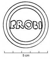 LMP-42410 - Lampe de firme : PROBVS ou PROBI
terre cuite
TPQ : 50 - TAQ : 200
Lampe moulée sans anse: le réservoir circulaire est de profil biconvexe asymétrique; bandeau penché vers l'extérieur portant deux ou trois tenons rectangulaires sur l'axe horizontal. Disque en cuvette profonde bordée par un bourrelet continu. Bec long au petit canal non communiquant avec le disque, chanfreiné sur les côtés. Base circulaire plate en creux limitée par deux anneaux concentriques enfermant l'estampille moulée PROBVS (ou PROBI), en relief.