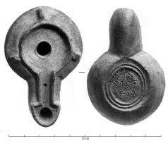 LMP-42595 - Lampe de firme : VINDEX F CCAA
terre cuite
TPQ : 75 - TAQ : 200
Lampe de firme à canal ouvert, moulée, trois tenons, sans anse ; sous le fond, marque incisée avant cuisson VIN / DEX F/ CCAA (Vindex fecit Coloniae Claudiae Ara Agrippinensium).