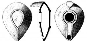 LMP-6094 - Lampe syro-palestinienneterre cuiteTPQ : 700 - TAQ : 900Moulée. Appendice de préhension vertical.en forme de langue  Réservoir en amande de profil biconique. Large bandeau orné de rinceaux aux grappes de raisin. Bec percé sur la pointe du réservoir au canal en U portant un  motif en arête de hareng.  Grand trou d'alimentation bordé par un fin bourrelet et d'une gouttière ouverte sur le canal.  Base  plate en amande Trait en relief sous le bec        