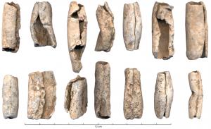 LSF-4001 - Lest de filet
plomb
Plomb de filet constitué d'une feuille de longueur variable, enroulée sur elle-même pour former un cylindre, enroulé par le pêcheur sur le bord du filet destiné à rester au fond de l'eau.