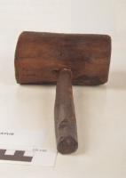 MAL-8001 - Maillet
bois
Maillet en bois à double tête massive, de section ronde.