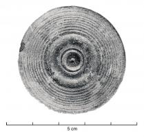 MRR-4062 - Miroir Lloyd-Morgan Group E : petit disque épais
bronze
Miroir de diamètre relativement faible (env. 35 - 60 mm), assez épais (2,5 à 5,6 mm), de profil plus creux (jusqu'à 5,6 mm de profondeur) que les autres miroirs romains. La face arrière est profondément gravée de cercles concentriques réalisés au tour.