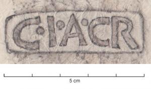 MRT-4010 - Jatte ou mortier : C•I•A•CR
terre cuite
Jatte ou mortier à lèvre épaissie et déversée ; bec verseur ; marque estampée près du bec : C•I•A•CR.