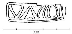 MRT-4018 - Jatte ou mortier : VACCO
terre cuite
Jatte ou mortier à lèvre épaissie et déversée ; bec verseur ; marque estampée près du bec : VACCO (...?) entre deux filets.