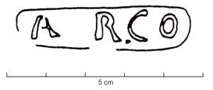 MRT-4050 - Jatte ou mortier : ARCO
terre cuite
Jatte ou mortier à lèvre épaissie et déversée ; bec verseur ; marque estampée sur le bec : ARCO (parfois O dans le C).