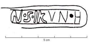 MRT-4063 - Jatte ou mortier : N.S.IRVN.F
terre cuite
Jatte ou mortier à lèvre épaissie et déversée ; bec verseur ; marque estampée sur le bord : N.S.IRVN.F