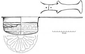 PAS-4001 - Passoire de type Eggers 159-160
bronze
Passoire martelée, cuve hémisphérique avec perforations rayonnantes ou formant un motif floral ; manche plat en queue d'aronde.