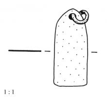 PDQ-2054 - PendeloquebronzeTPQ : -550 - TAQ : -475Pendeloque formée d'une plaque en profil de cloche présentant un trou sommital permettant la suspension. La plaque peut être décorée.
