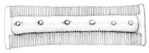 PGN-5009 - Peigne long à deux rangées de dents (Ashby 12)
os
Peigne long, à deux rangées de dents, avec des extrémités droites et deux plaques de fixation rectilignes, peu ou pas ornées, maintenues par des rivets de fer. Les deux rangées de dents ne sont pas différenciées, mais diminuent un peu de longueur vers les bords.