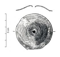 PHH-4012 - Phalère
bronze
Phalère discoïdale, la partie central est bombée et perforée, présence de filets concentriques.