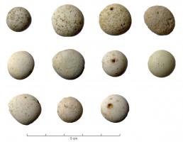 PIO-4002 - Pion de jeu en verre
verre
Pion en verre blanc opaque : simple gouttelette de verre déposée à l'état pâteux sur une surface plane.