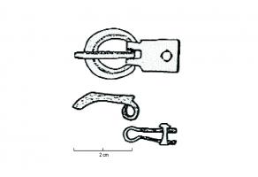 PLB-4088 - Plaque-boucle ronde
argent
Plaque-boucle à boucle ronde, ardillon long et recourbé, plaque rectangulaire avec un rivet vers l’arrière au milieu.