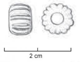 PRL-4111 - Perle côtelée en verre sombre
verre
TPQ : 250 - TAQ : 400
Perle côtelée annulaire ou sphérique en verre sombre.