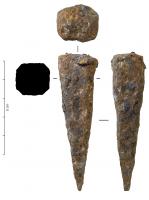 PTR-3001 - Pointerolle de mineur
fer
Pointe courte, souvent de section carrée aux angles chanfreinés, présentant une tête écrasée par des chocs violents et répétés.
