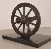 ROU-4001 - Roue de char
bois
Elément constitutif de roue de char, complète ou non : moyeu, rayon, jante...