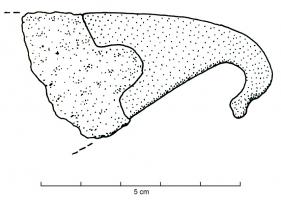 RSR-4004 - Rasoir
bronze, fer
Rasoir à manche plat, coulé en bronze sur la lame en fer, dont l'extrémité recourbée vers le bas figure une tête d'animal très stylisée, ou une patte animale.