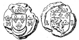 SCL-9011 - Sceau de douane : Lyon, Henri II
plomb
D'un côté, blason de France (3 fleurs de lis couronné et surmontant un croissant, de part et d'autre un H couronné ; de l'autre, blason en forme d'écu de la ville de Lyon (lion brochant à senestre, sous 3 fleurs de lis) sous un fleuron, de  part et d'autre un L et un I.