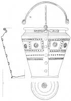 SIT-2006 - Situle de type Cerinasca d'Arbedo
bronze
Situle tronconique à épaule moulurée, en tôle maintenue par une ligne verticale de gros rivets à tête circulaire; la partie supérieure de la panse, souvent lisse, peut aussi porter un décor repoussé de cercles concentriques et globules formant une rangée de métopes soulignées par des lignes ornementales; le fond replié pour constituer un support annulaire est orné de cercles concentriques; épaule moulurée, avec une lèvre tubulaire ourlée sur un cerclage en fer et une anse mobile maintenue par deux attaches rivetées en oméga, à longues languettes latérales.
