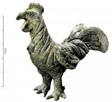 STE-4025 - Statuette zoomorphe : coq
bronze
TPQ : 1 - TAQ : 400
Figurine représentant  un coq en ronde-bosse, dans un style réaliste ; les détails des plumes sont indiqués par des incisions. Les pattes peuvent être séparées ou regroupées sur une plaque facilitant la brasure.