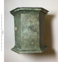 STE-4538 - Statuette : socle hexagonal